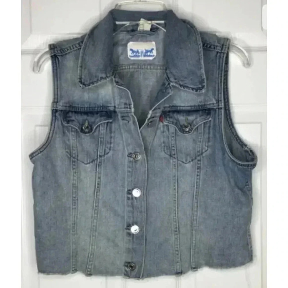 Girls LEVI’S Light Blue Distressed Button Denim Jean Vest Sz XL EUC Raw Hem